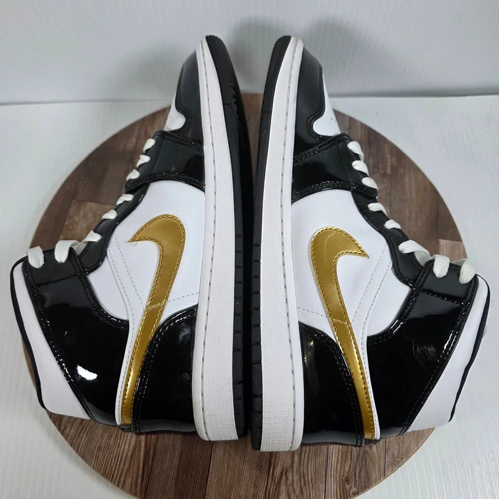 Jordan Air Jordan 1 Mid SE Mens 9.5 White Black Metallic Gold 852542-007